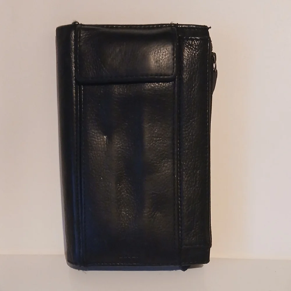 Vintage Fossil Black Leather Women's Wallet With Straps